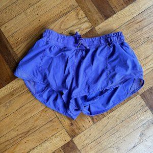 lululemon Women's Hotty Hot Low-Rise Lined Short 2.5"